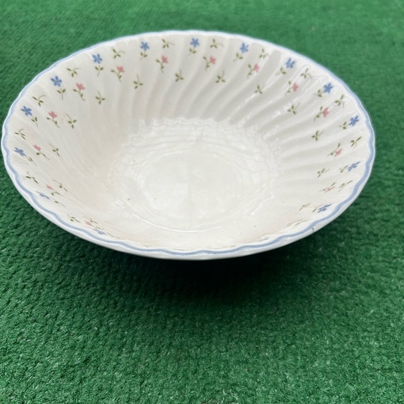 Johnson Brothers Melody Ceramic Plate 22 pieces!!
Made in England! - Picture 3 of 6